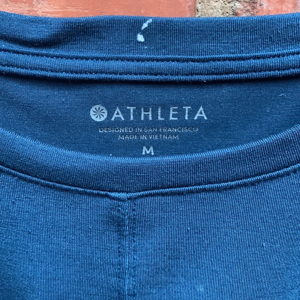 Teal Athleta cropped short sleeve top - Picture 2 of 7